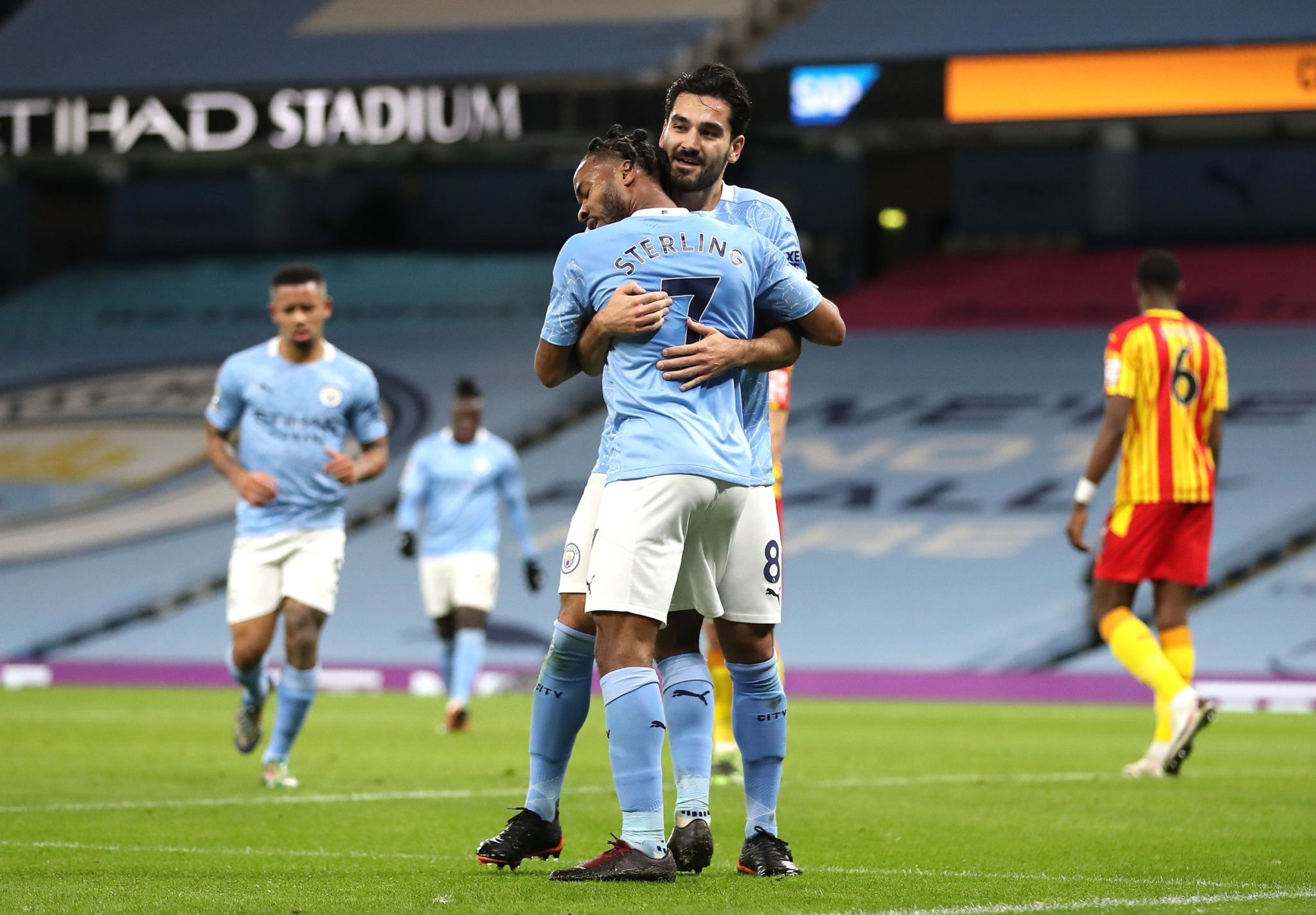 兹联签订新 兹联签订新